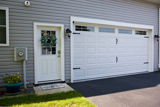 24/7 Emergency Garage Door Panel Replacement experts in Salton City, CA